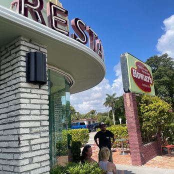 Howley's Restaurant - Diners Near Me - West Palm Beach, Florida