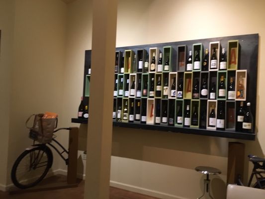 ACME Fine Wines by null