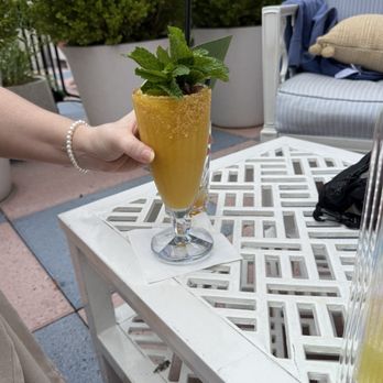 White Limozeen - Cocktail Bars Near Me - Nashville, Tennessee
