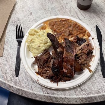 Big John's Texas BBQ - Sampler platter - Barbeque Near Me - Page, Arizona