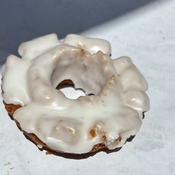 Bob's Coffee & Doughnuts - Glazed old fashioned - Bakeries Near Me - Los Angeles, California Bob's Coffee & Doughnuts - Glazed old fashioned - Bakeries Near Me - Los Angeles, California