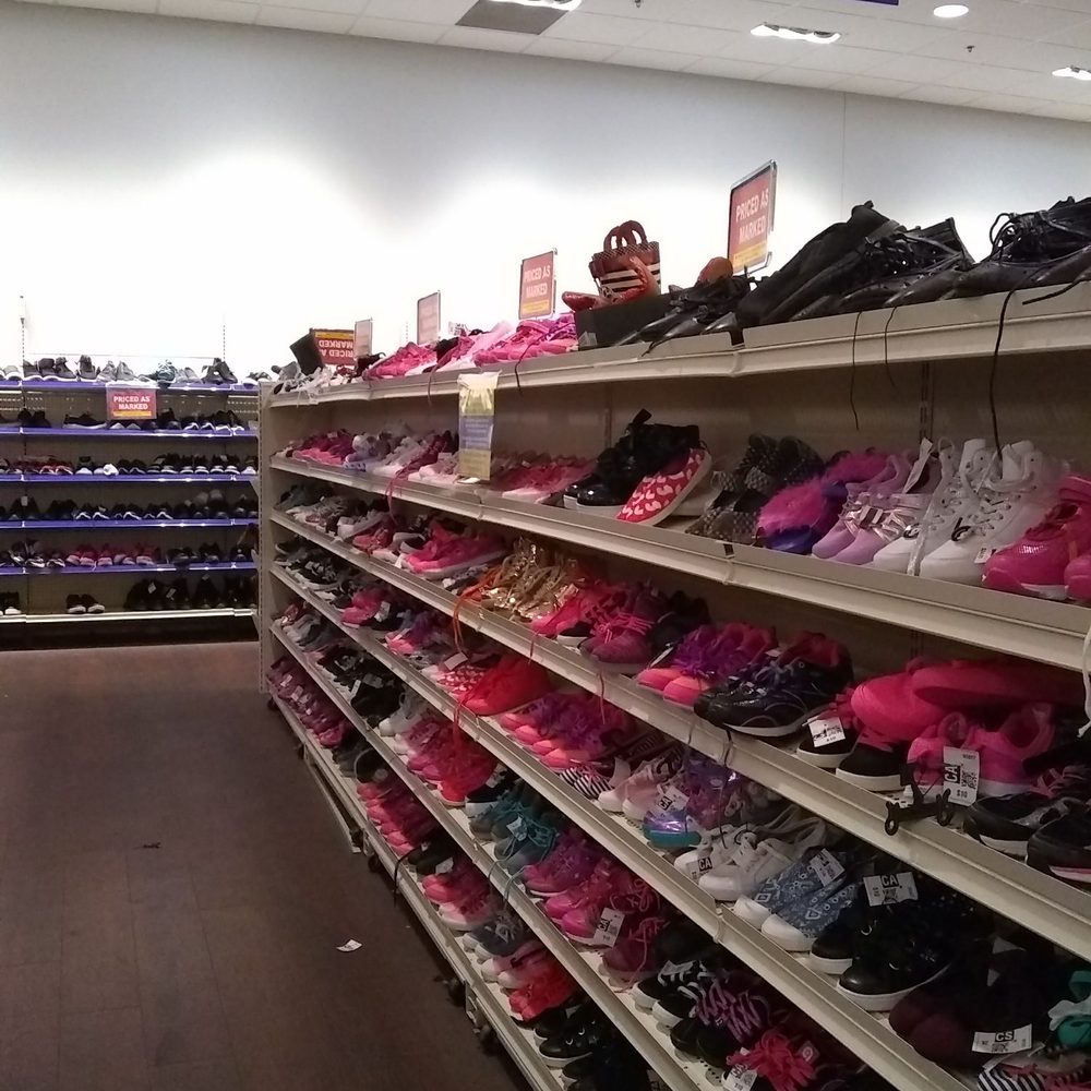 Treasure Hunt - Inside the store - Discount Store Near Me - Cornwall, Ontario