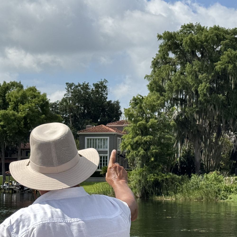 Scenic Boat Tour - Boat Tours Near Me - Winter Park, Florida Scenic Boat Tour - Boat Tours Near Me - Winter Park, Florida