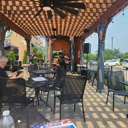 Rookies All-American Pub & Grill - Dining on the patio.