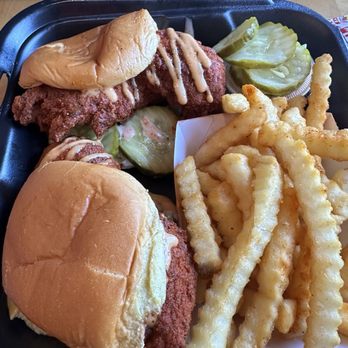 Dave's Hot Chicken - Dave's #2 2 Sliders w/ Fries - Chicken Shop Near Me - Manchester, New Hampshire