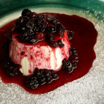 La Mencia - Pana cotta - Italian Near Me - Asciano, SI La Mencia - Pana cotta - Italian Near Me - Asciano, SI