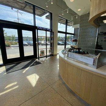Crisp and Green - Interior - entrance - Juice Bars & Smoothies Near Me - Vernon Hills, Illinois Crisp and Green - Interior - entrance - Juice Bars & Smoothies Near Me - Vernon Hills, Illinois