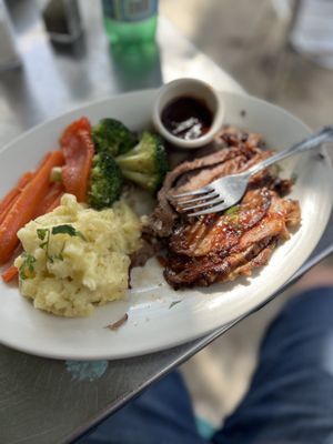 Uncle Hanks’ Hideaway by null