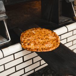 Frank Pepe Pizzeria Napoletana - Original Tomato with Mozzarella Cheese