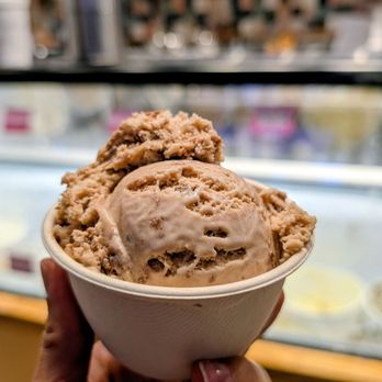 New City Microcreamery - Chocolate hazelnut crunch - Coffee & Tea Near Me - Arlington, Massachusetts New City Microcreamery - Chocolate hazelnut crunch - Coffee & Tea Near Me - Arlington, Massachusetts