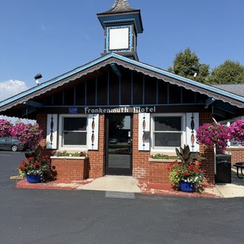 Frankenmuth Motel - Office - we knew we were going to enjoy our stay when we saw how nicely maintained everything was. - Hotels Near Me - Frankenmuth, Michigan Frankenmuth Motel - Office - we knew we were going to enjoy our stay when we saw how nicely maintained everything was. - Hotels Near Me - Frankenmuth, Michigan