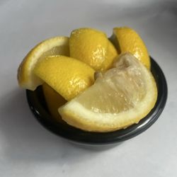 Crackin' Crab Santa Fe Seafood Boil - Lemons