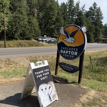 Cascades Raptor Center - Sign for entrance - Zoos Near Me - Eugene, Oregon