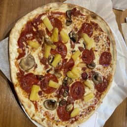 Custom Mod Pizza (pepperoni, pineapple, bacon & mushrooms)