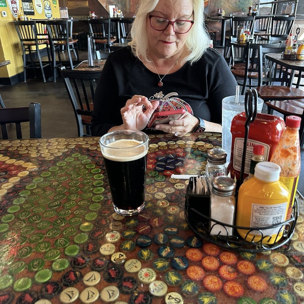 Brewhouse 100 - Waiting for the food (it came quickly). Really neat table! - Southern Near Me - Nashville, Tennessee