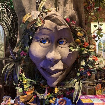 Rainforest Cafe - Tracy the tree - American Near Me - Las Vegas, Nevada
