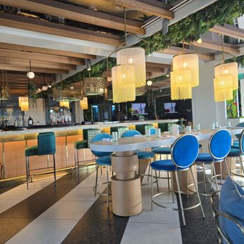 Garni Cafe - Cafes Near Me - Orlando, Florida