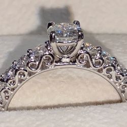 Forever Diamonds Fine Custom Jewelry - Picture of detail in a custom wedding ring.