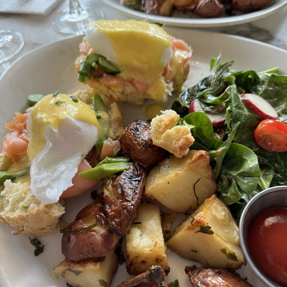 Smoked Salmon Benedict