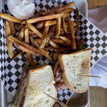 The Oxford Saloon - Chicken Bacon Avocado - Bars Near Me - Snohomish, Washington