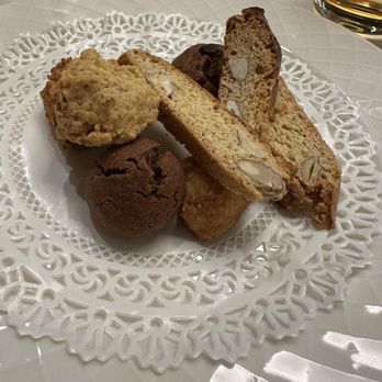 Osteria Mamma Rosa - Complimentary cookies - Italian Near Me - Milan, Michigan