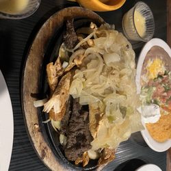 Los Vaqueros Mexican Restaurant - Fajitas for 2