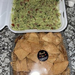 Ci Pica Salsa - Order of chips & salsa guacamole