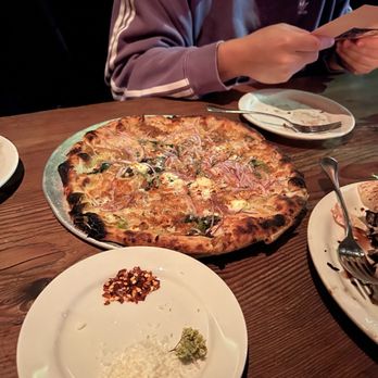 Gjelina - Four Onion, Soft Goat Cheese, Asiago, Parmesan, Thyme & Black Pepper - New American Near Me - Venice, California