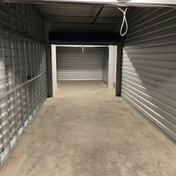 Accurate Storage - All 10'x18' & 10'x20' units have large garage style roll up doors at BOTH ends for truly easy access at all times. - Self Storage Near Me - Seal Beach, California Accurate Storage - All 10'x18' & 10'x20' units have large garage style roll up doors at BOTH ends for truly easy access at all times. - Self Storage Near Me - Seal Beach, California