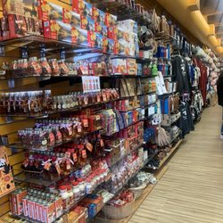 Duck Duck Moose - Souvenirs, etc