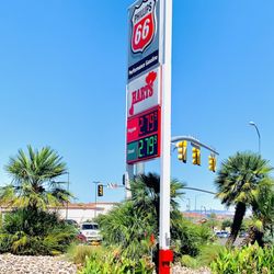 Hart's Gas & Food - Great gas price!