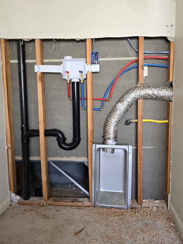 Slide of Mister Rey Electric & Plumbing services