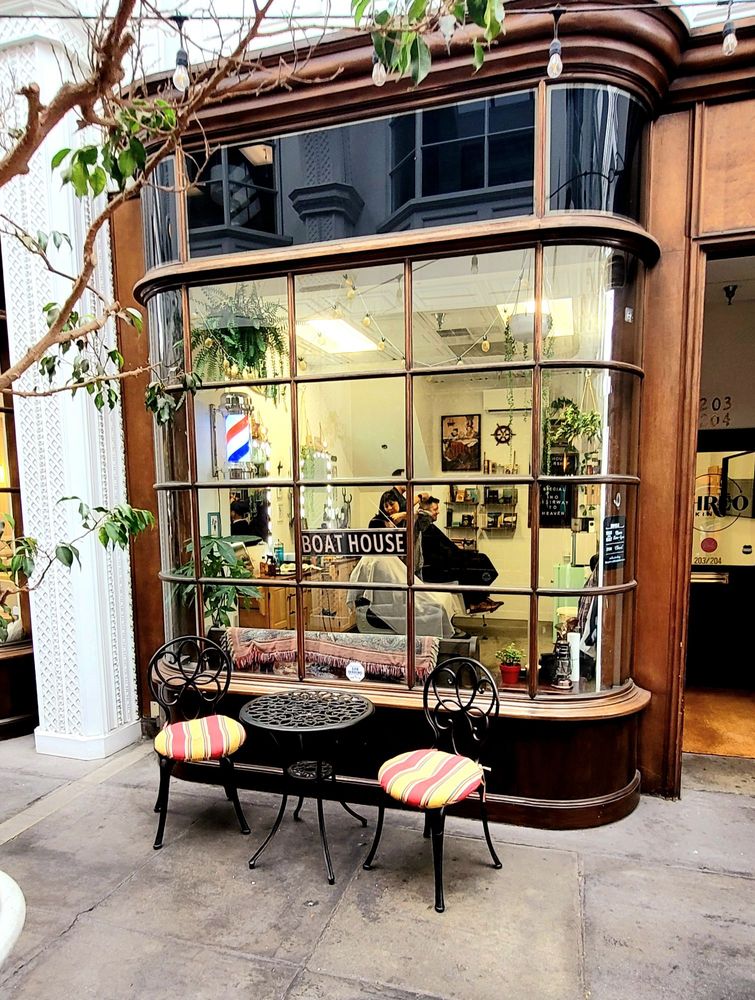 Boathouse Barbershop Logo