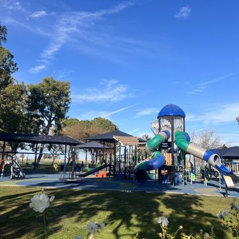 Lost Hills Wonderful Park - Lots of variety and multiple play areas accommodating all ages and activity levels. - Playgrounds Near Me - Lost Hills, California Lost Hills Wonderful Park - Lots of variety and multiple play areas accommodating all ages and activity levels. - Playgrounds Near Me - Lost Hills, California