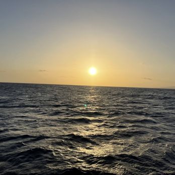 Makani Catamaran - Sunset - Boating Near Me - Honolulu, Hawaii