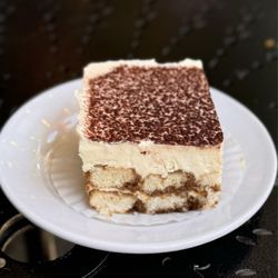 Presti's Bakery - Tiramisu