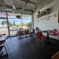Piccola Italia Bistro - Inside