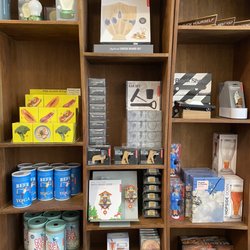 Area - Gifts, housewares & Games
