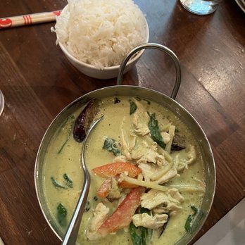 Sisters Thai - Green Curry - Thai Near Me - Fairfax, Virginia Sisters Thai - Green Curry - Thai Near Me - Fairfax, Virginia