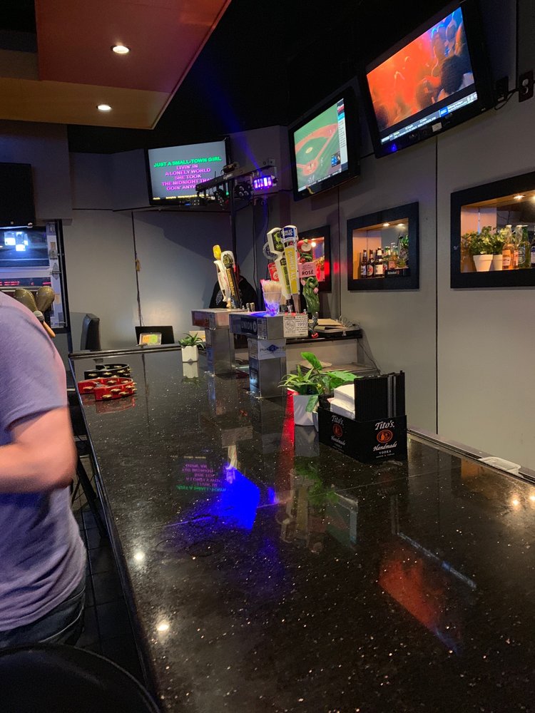 X-Treme Wings and Bar