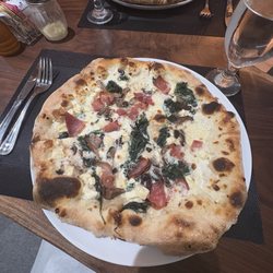 Mika’s Neapolitan Pizza - Mika's pizza