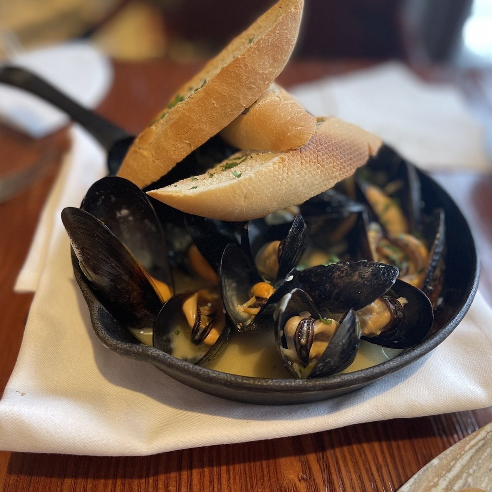 Braidwood Tavern - Mussels - Gastropubs Near Me - Whistler, British Columbia