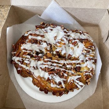 Vaccaro's Bakery - Pecan Ring - Bakeries Near Me - Clark, New Jersey