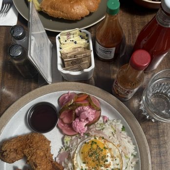 Neptune's - caprese sandwich and chicken silog - New American Near Me - Alameda, California