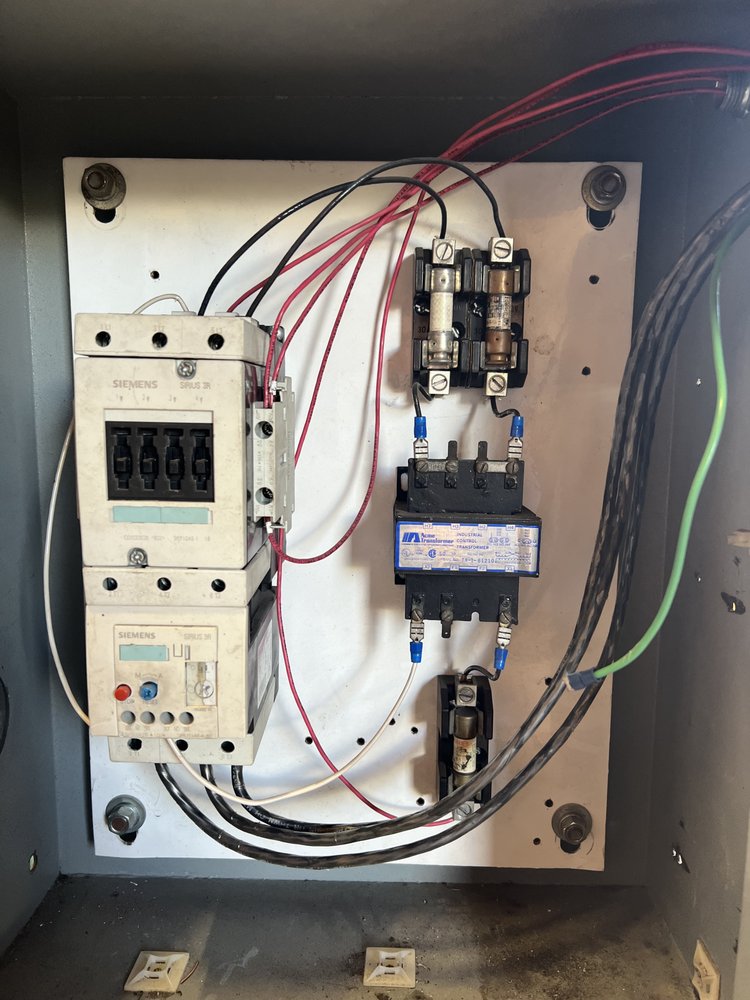 Slide of Earnest Neighborhood Electricians