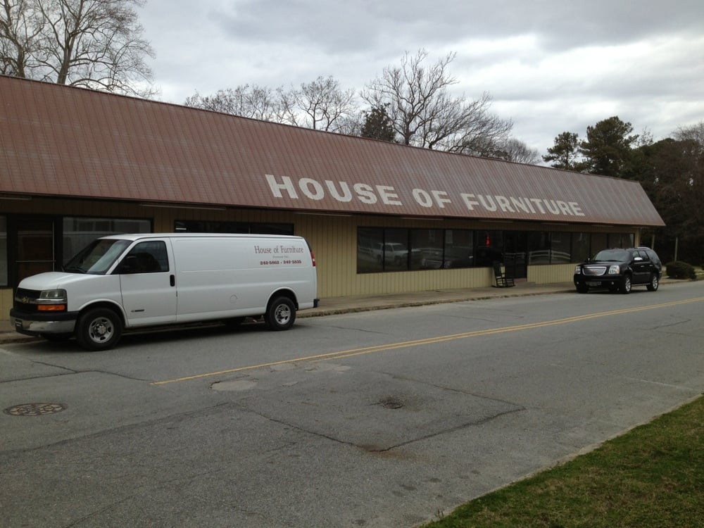 GENE FIELDS’ HOUSE OF FURNITURE Updated October 2024 103 N Sycamore