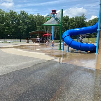 Lake Stevens - Splash pad - Lakes Near Me - Surveyor, West Virginia