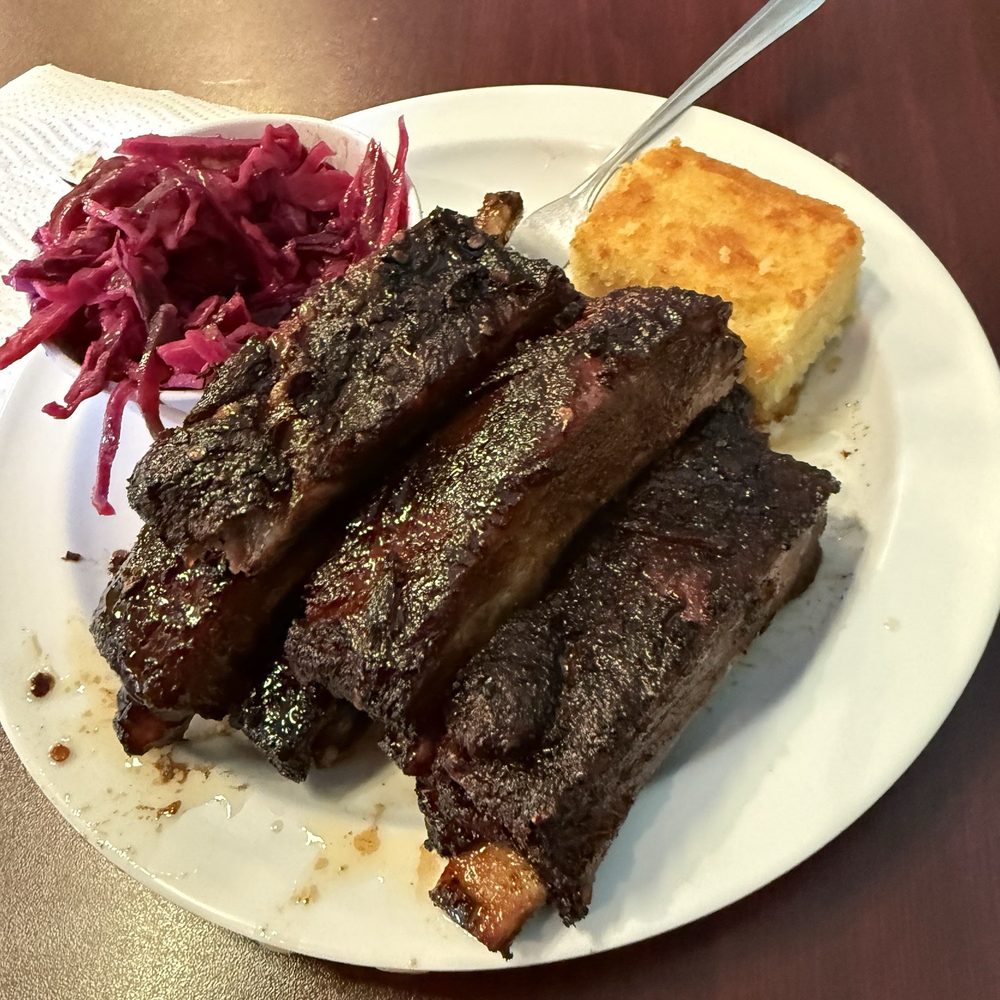Red House BBQ - St Louis Ribs (wet), red slaw, corn bread. - Barbeque Near Me - Tehachapi, California Red House BBQ - St Louis Ribs (wet), red slaw, corn bread. - Barbeque Near Me - Tehachapi, California