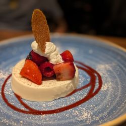 Vanilla bean panna cotta