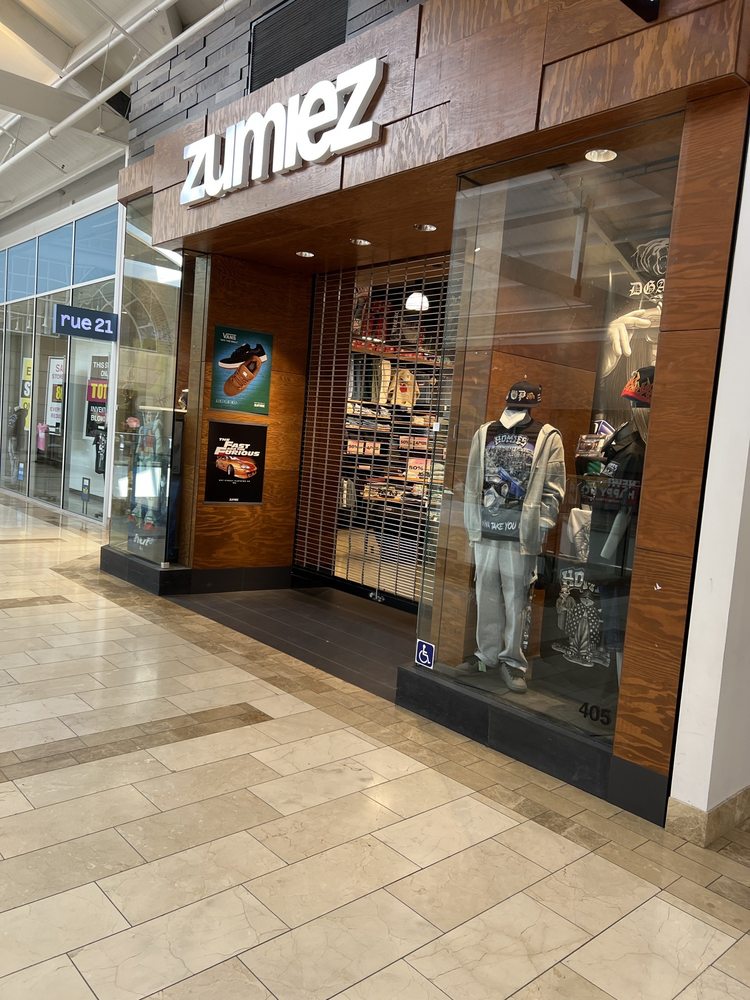 ZUMIEZ Updated July 2024 23 Reviews 200 E Via Rancho Pkwy